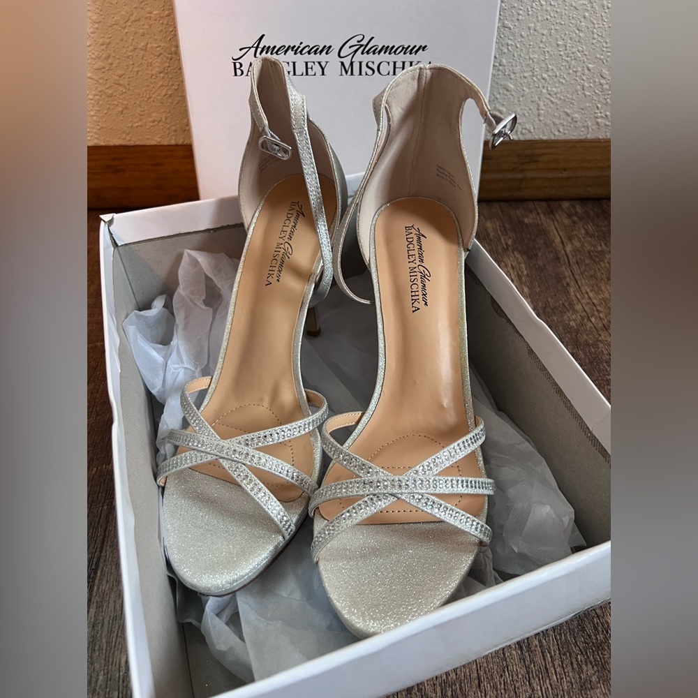 Badgely Mischka Silver Strappy Heels Size 10 - Picture 2 of 6